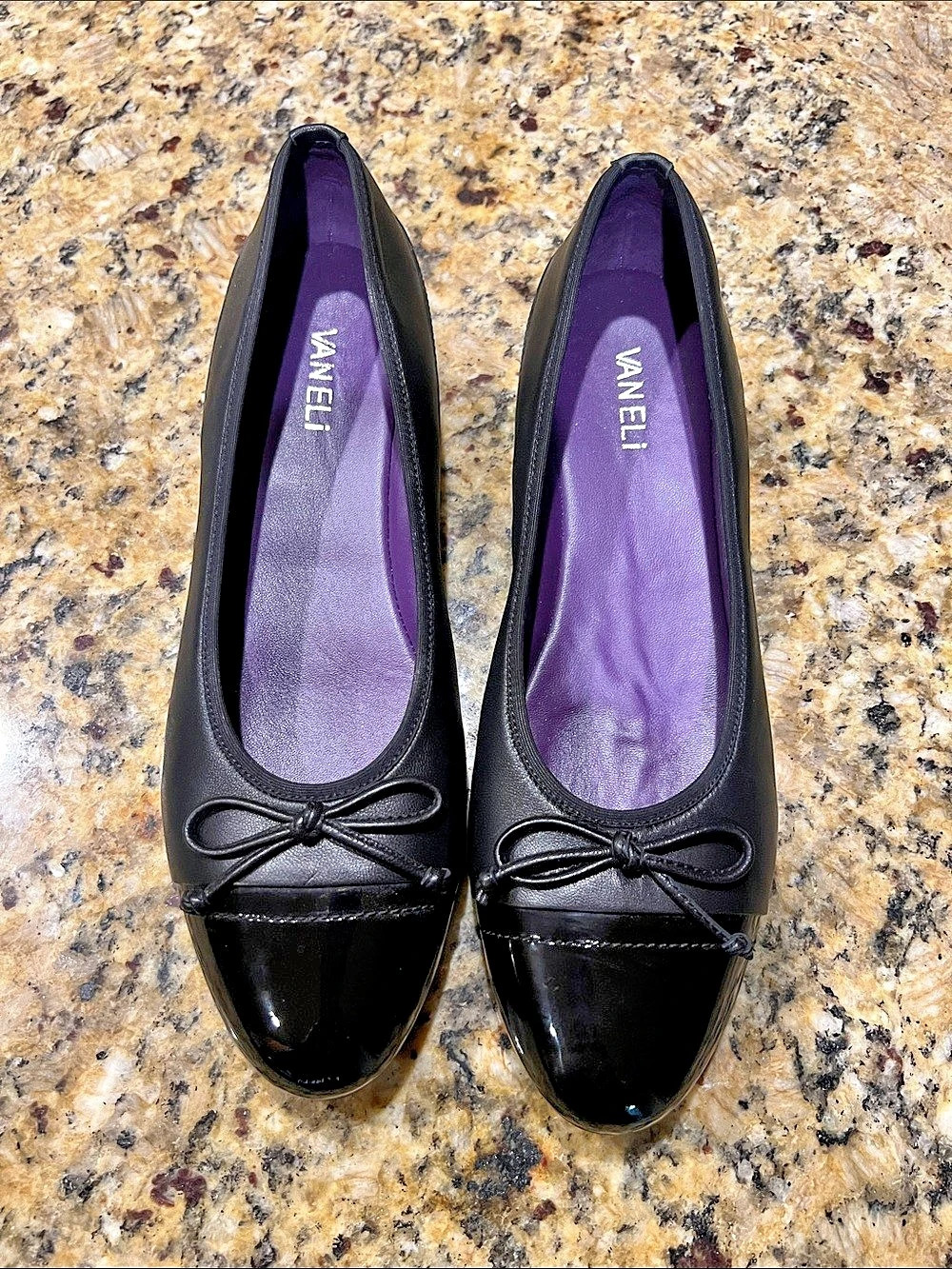 VANELi FC-313 Cap-Toe Flat Black